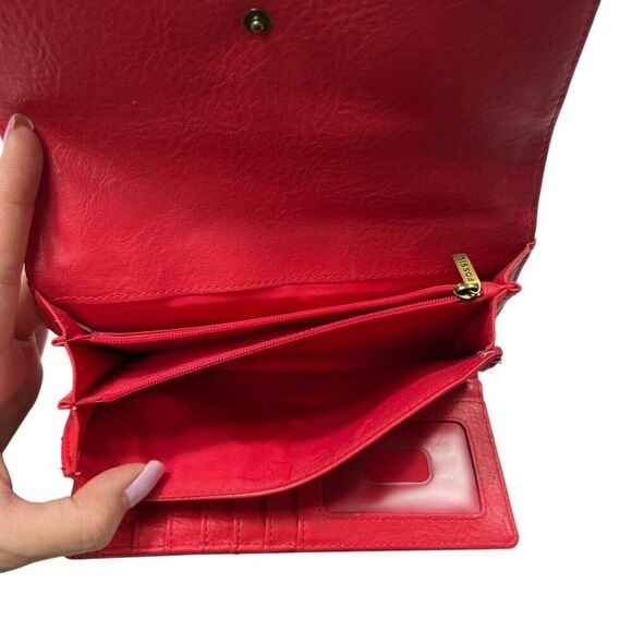 Fossil Logan Quilted Leather Flap Wallet in Cherry Red - Picture 4 of 10